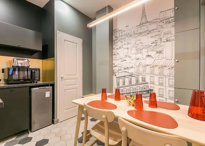 New And Cosy In Heart Of Paris, 12e, 4pers Апартаменты